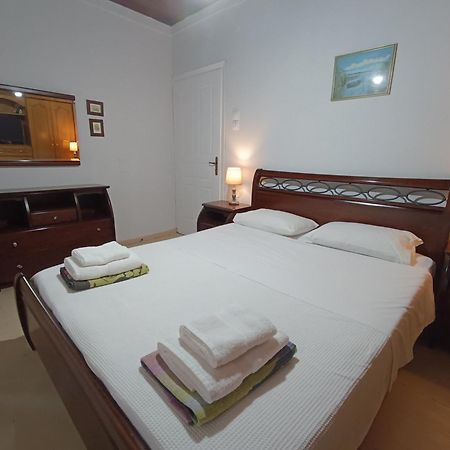 Rodomelo House With Terrace - 4 Bedrooms เลโอนีดีออน ภายนอก รูปภาพ