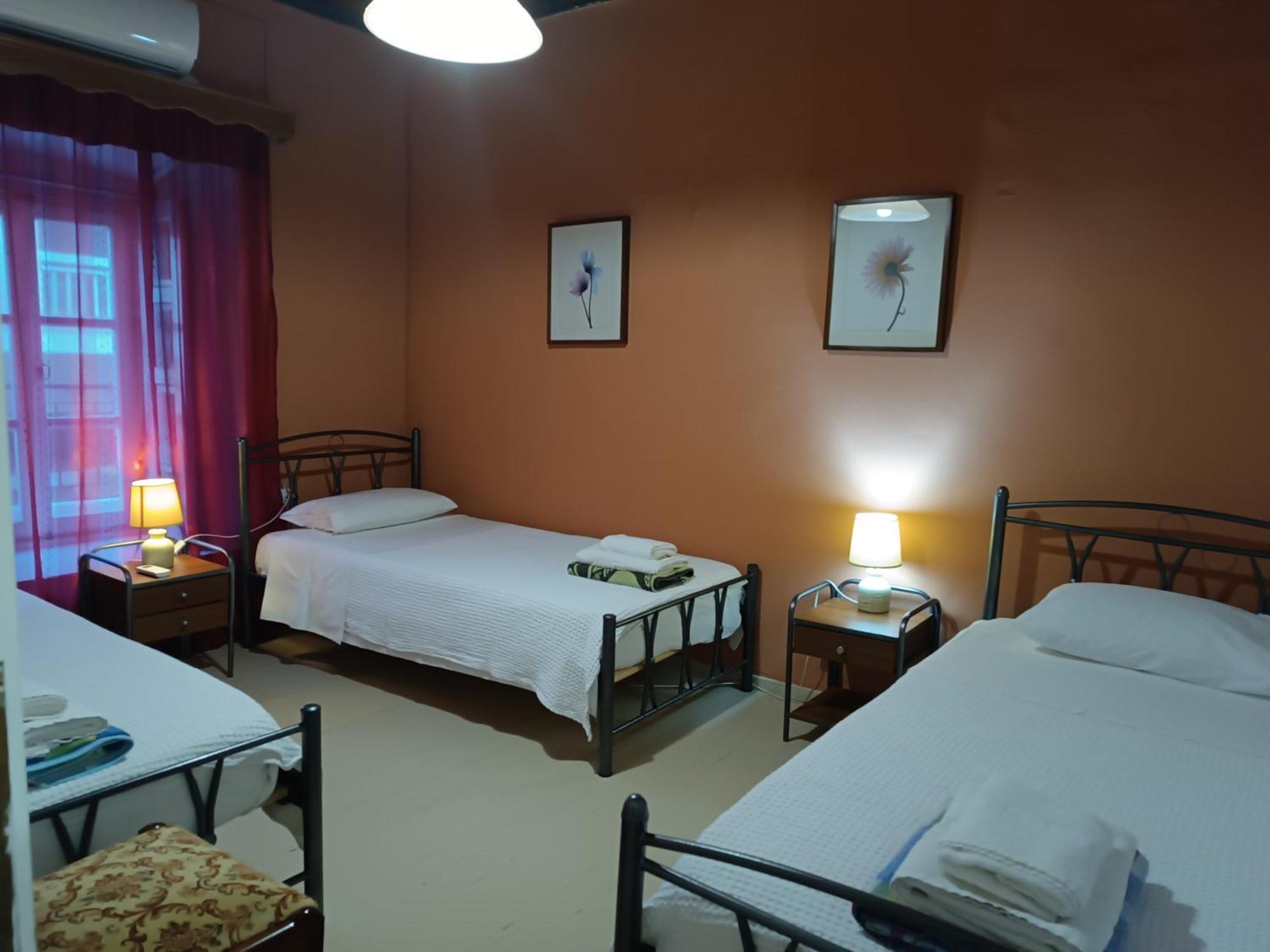 Rodomelo House With Terrace - 4 Bedrooms เลโอนีดีออน ภายนอก รูปภาพ