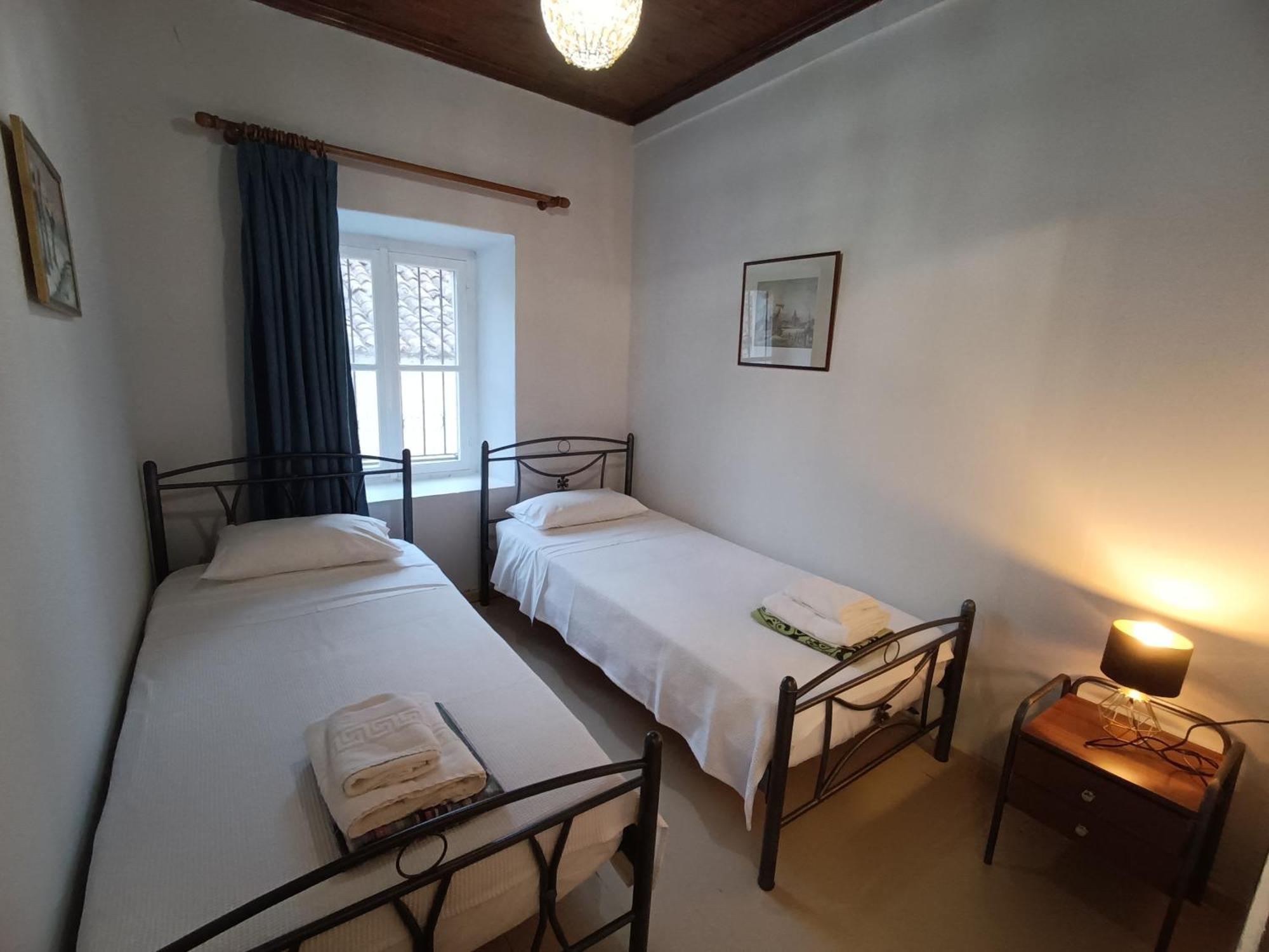 Rodomelo House With Terrace - 4 Bedrooms เลโอนีดีออน ภายนอก รูปภาพ